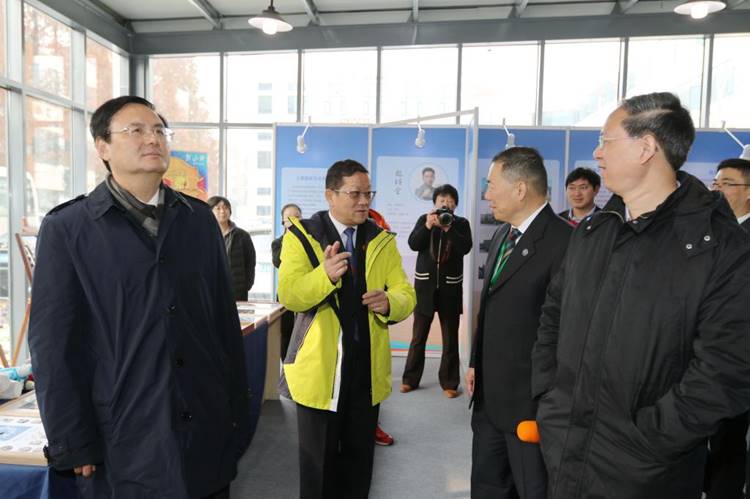 http://www.sus.edu.cn/__local/6/33/A1/7539B86702808BC1C98BD2A0255_F77C7FBA_13778.jpg