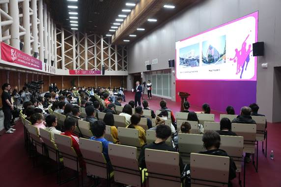 http://www.sus.edu.cn/__local/4/8A/4C/1346989AEA65154BF4B87E4E386_2D991B78_7ECA6B.jpg